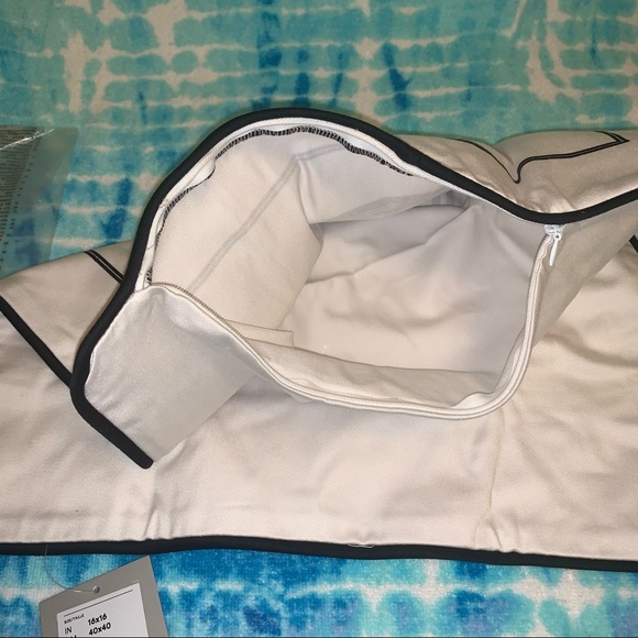 CLASSIC COLLECTION H&M HOME CONSCIOUS Natural Black Design Organic Pillow Cover - Picture 9 of 11